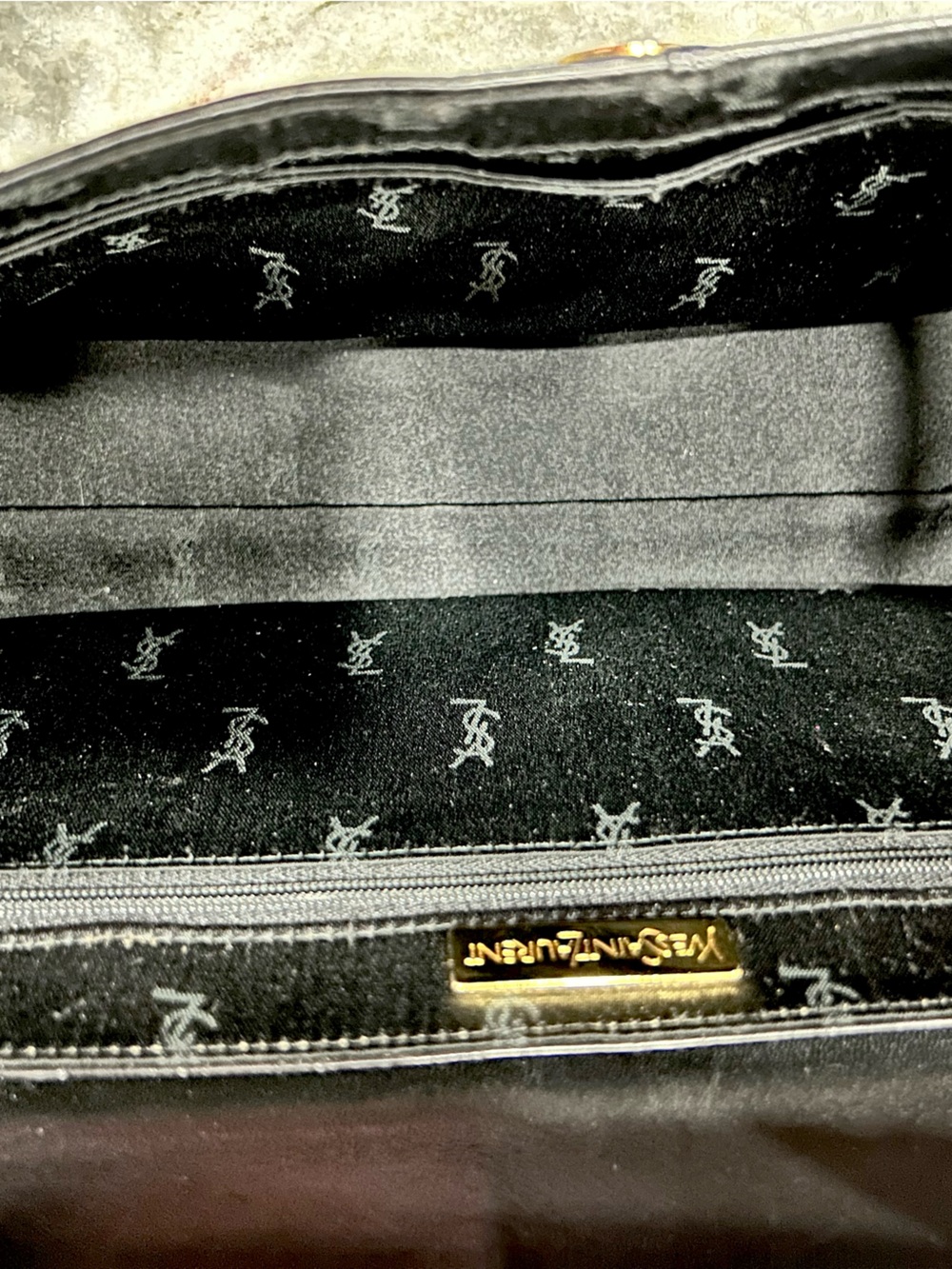 Yves Saint Laurent Authentic Elegant Black Crocodile Embossed Top-Handle Bag - Picture 14 of 14